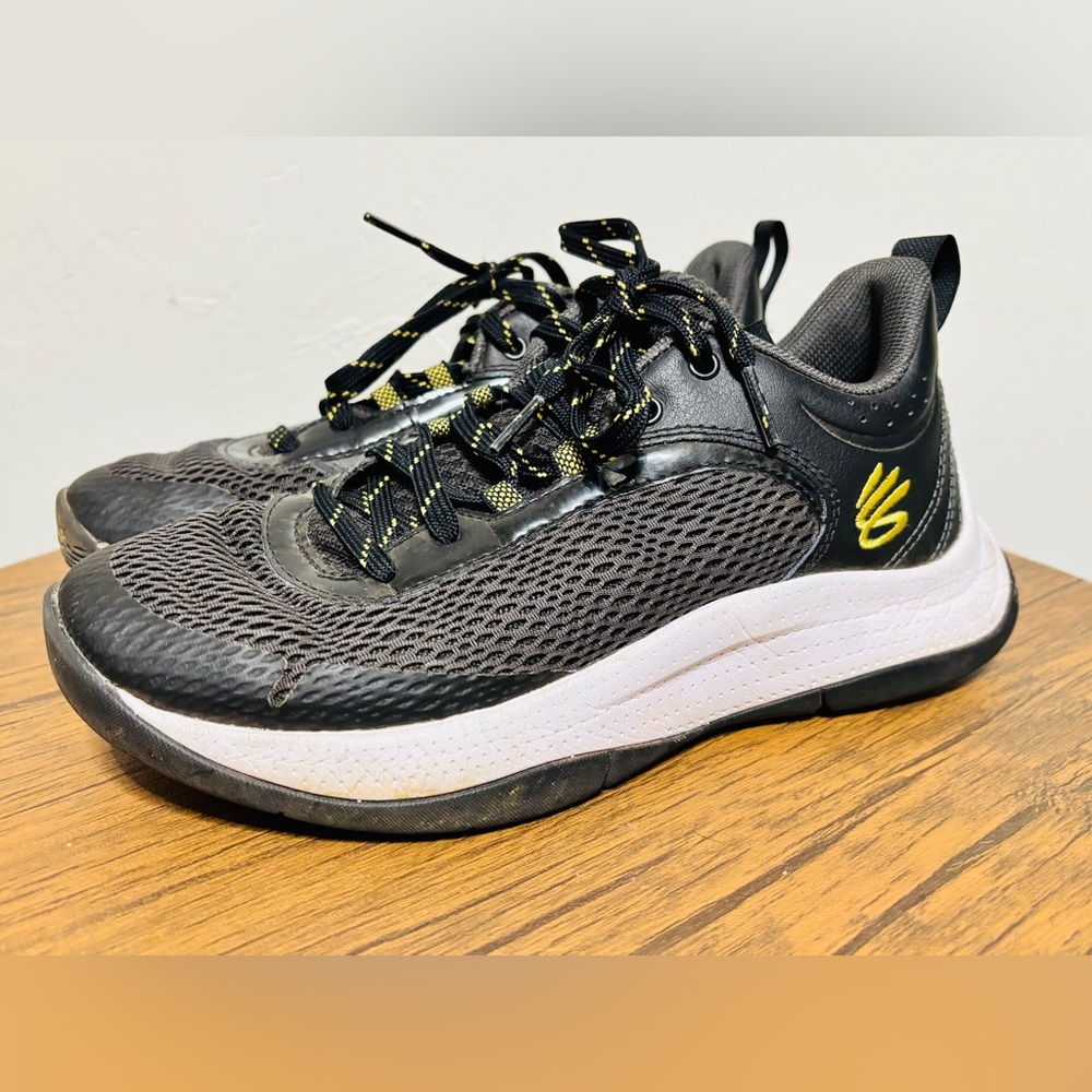 Steph Curry kids basketball shoes